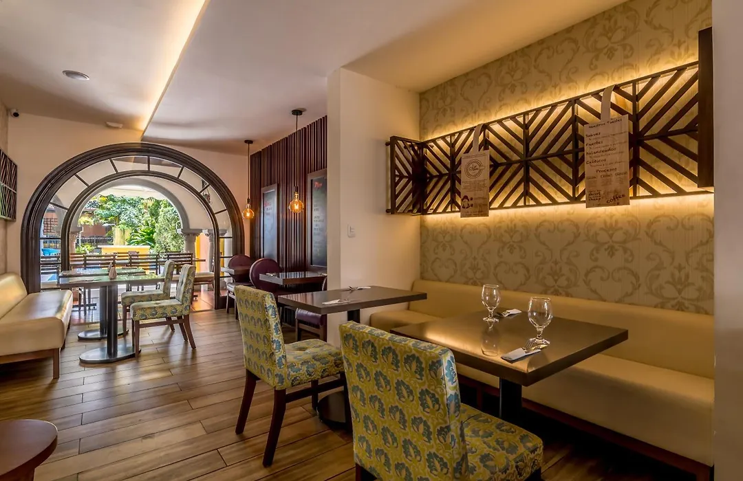 Hotel Colonial-1